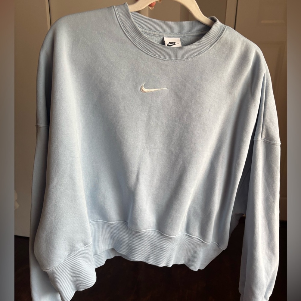 Nike Crewneck - Baby Blue